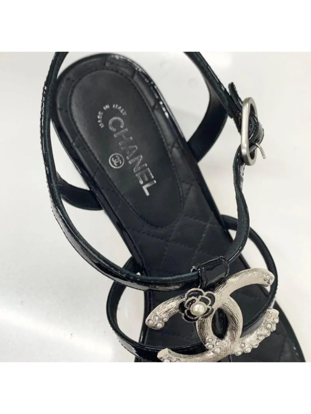 Chanel CC Logo Camellia Patent Strap Thong Sandals Black
